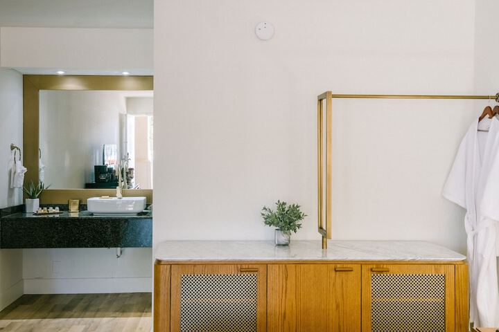 Room 21 of 36