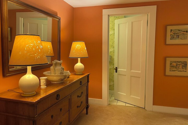 Room 34 of 148