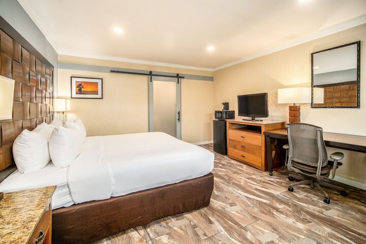 Room 53 of 60