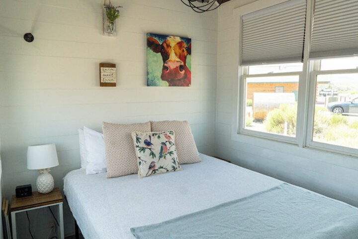 Room 35 of 103