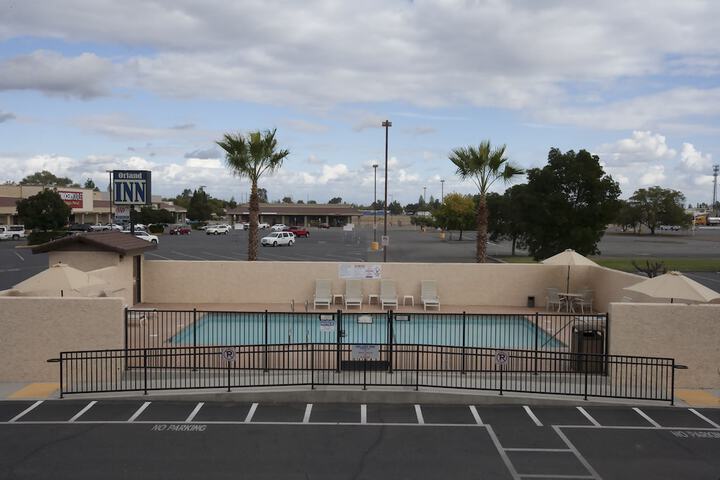 Pool 13 of 33