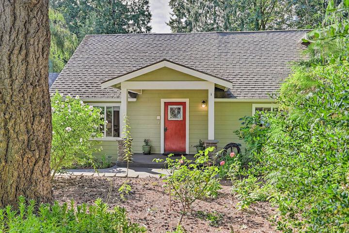 Family-friendly Kirkland Home 1 Mi to Downtown
