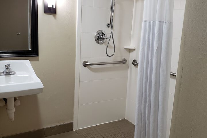 Room 85 of 131