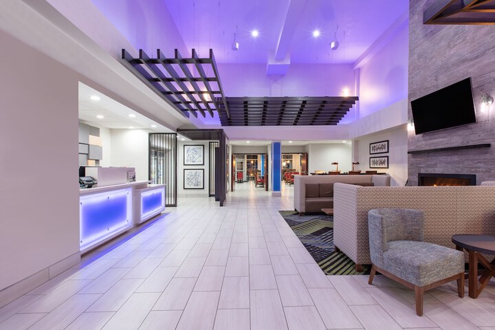Holiday Inn Express Hotel & Suites Seaside-Convention Center by IHG