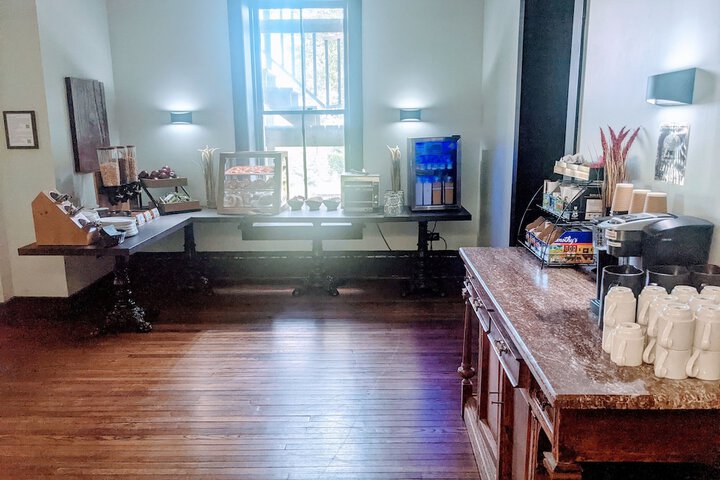 Breakfast/Coffee Service 81 of 104