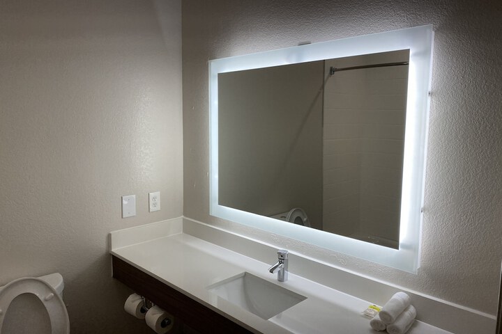 Room 16 of 63