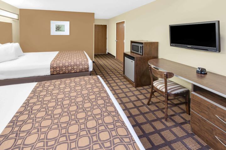 Room 6 of 16