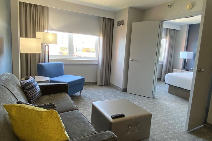 Room 27 of 48