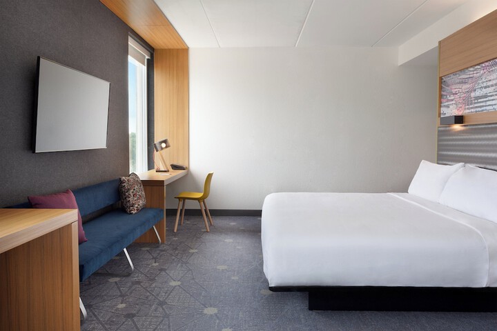 Room 12 of 46