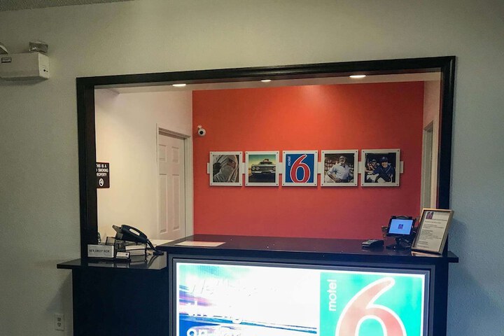 Motel 6 Bloomsburg PA