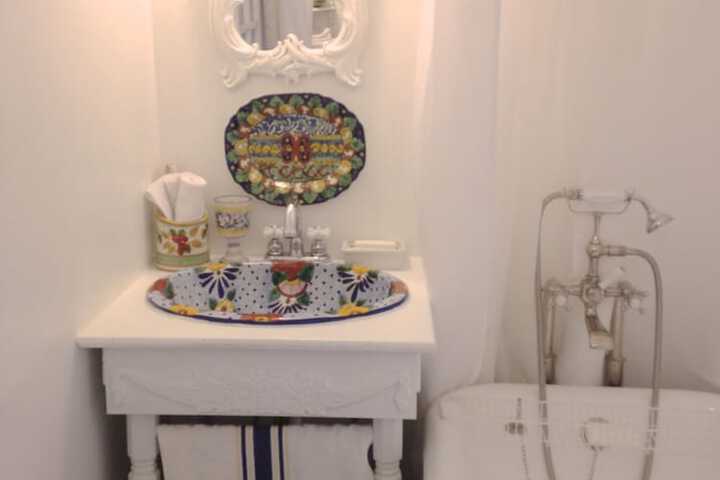 Church Des Artistes Guest House
