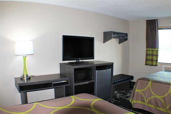 Room 10 of 12