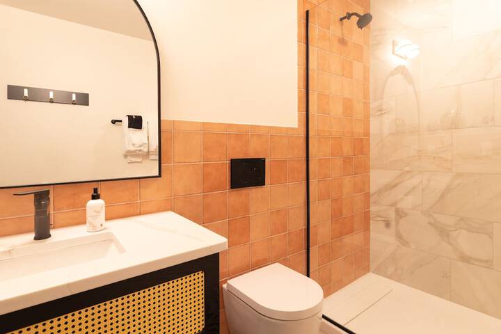 Room 43 of 76