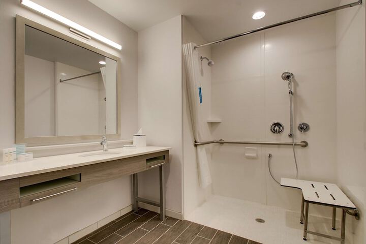 Room 32 of 72