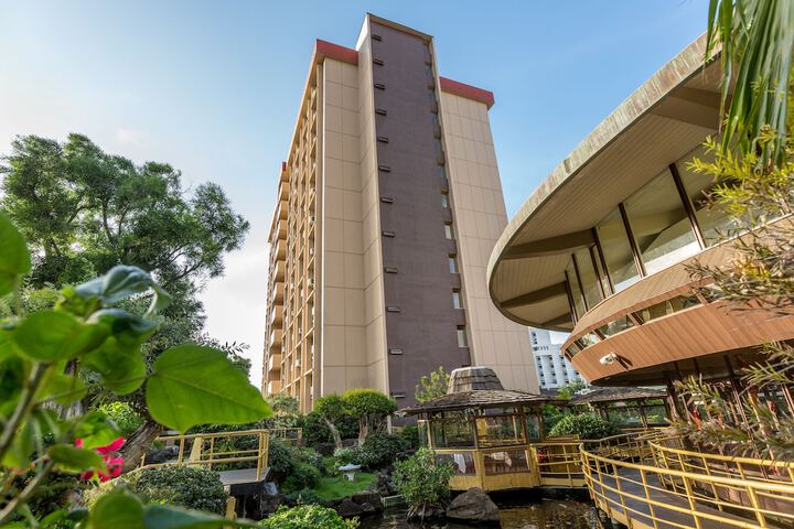 Hotel Exterior 26 of 31