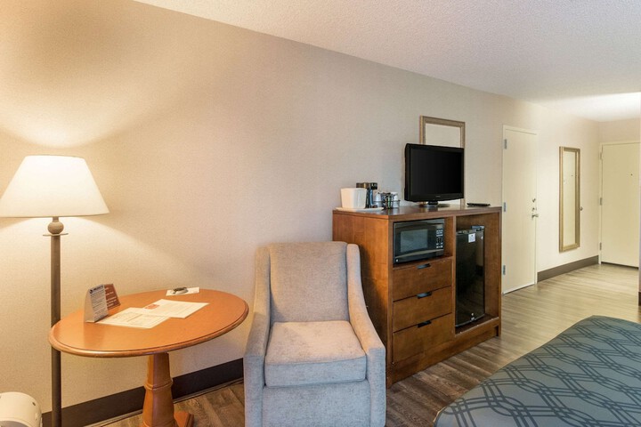 Room 14 of 33