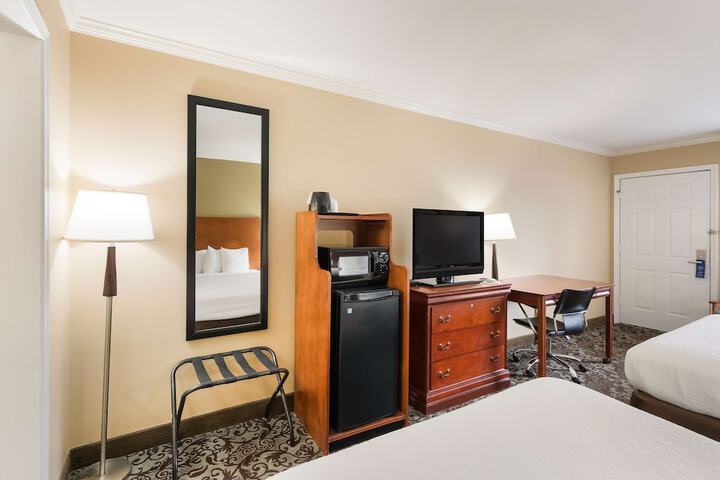 Room 9 of 23