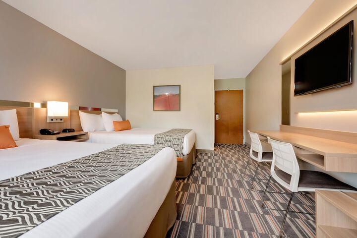 Room 27 of 46
