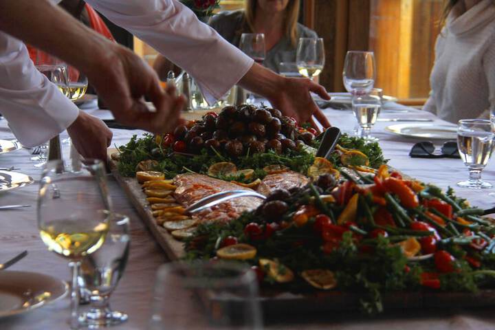 Dining 90 of 110