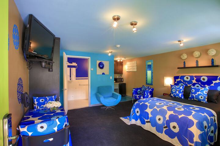 Room 103 of 168