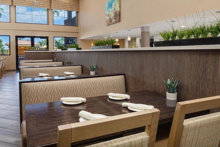Dining 87 of 110