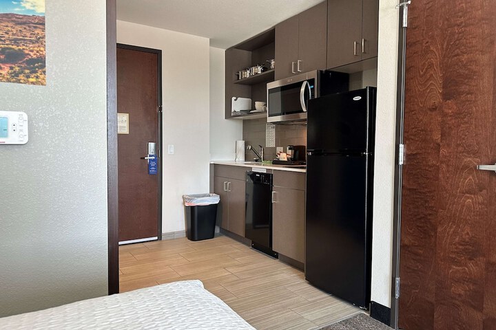 Room 60 of 81