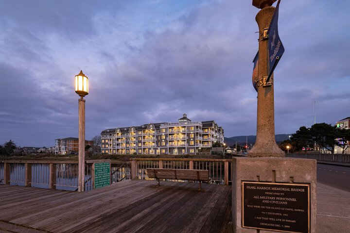Rivertide Suites Hotel