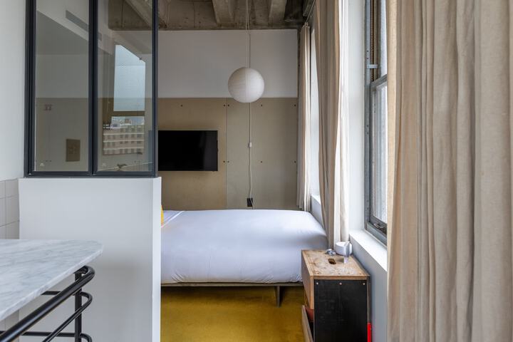 Room 68 of 102