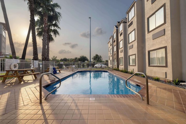 Pool 3 of 37
