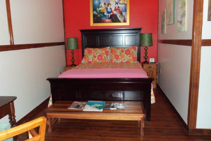 Room 26 of 80