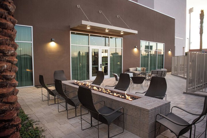 Courtyard by Marriott Mesa at Wrigleyville West