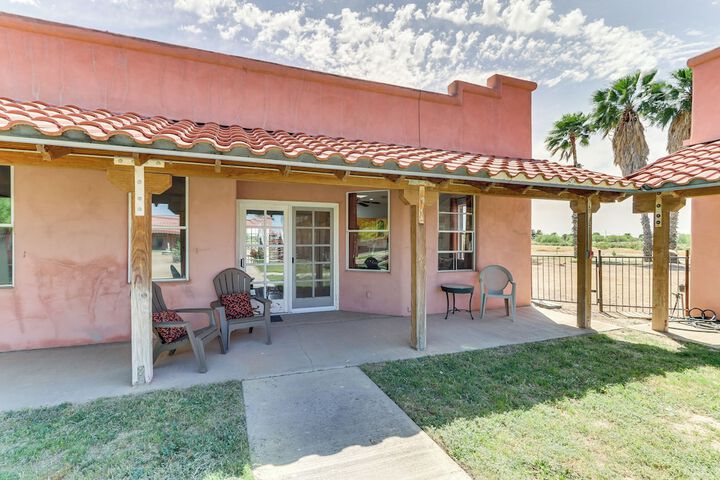 Arizona Desert Vacation Rental w / Pool Access!