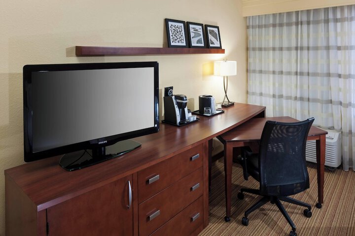 Courtyard by Marriott Jackson