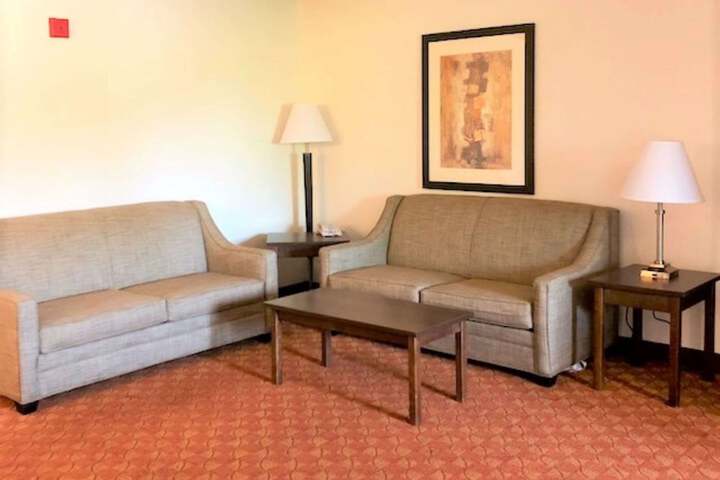 Room 8 of 16