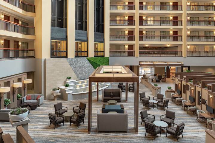 Embassy Suites by Hilton Cleveland Rockside