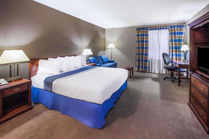 Days Inn by Wyndham Midland