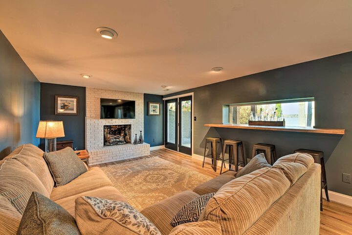 Riviera Paradise W / Private Dock! 4 Bedroom Home by RedAwning