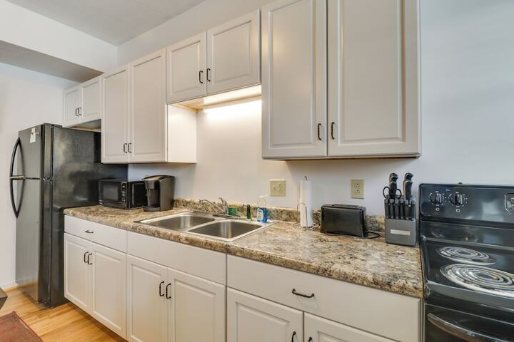 Downtown Marlinton Vacation Rental Apartment!