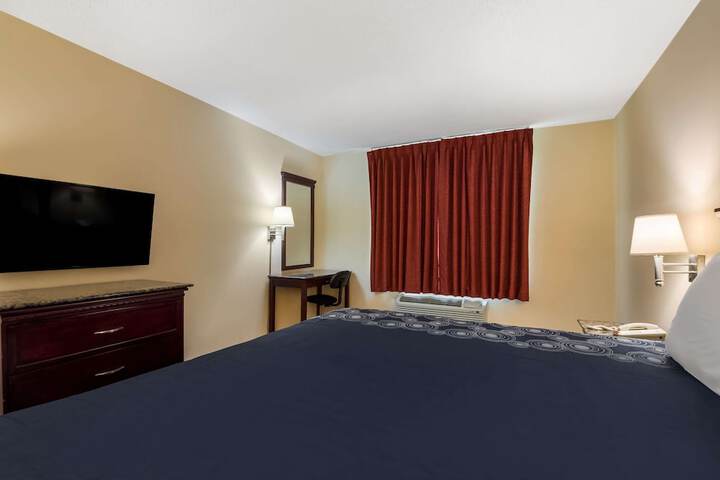 Room 10 of 36