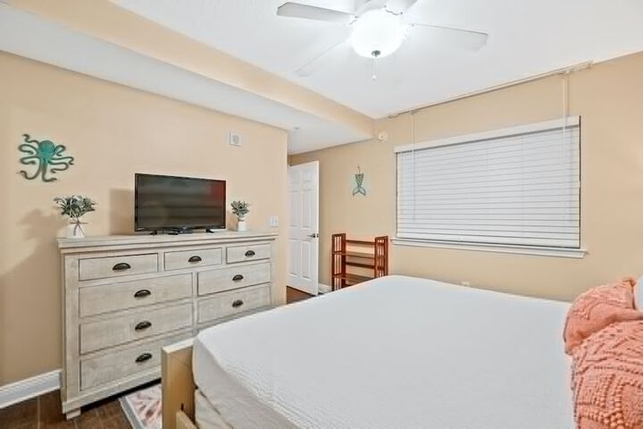 Room 43 of 69
