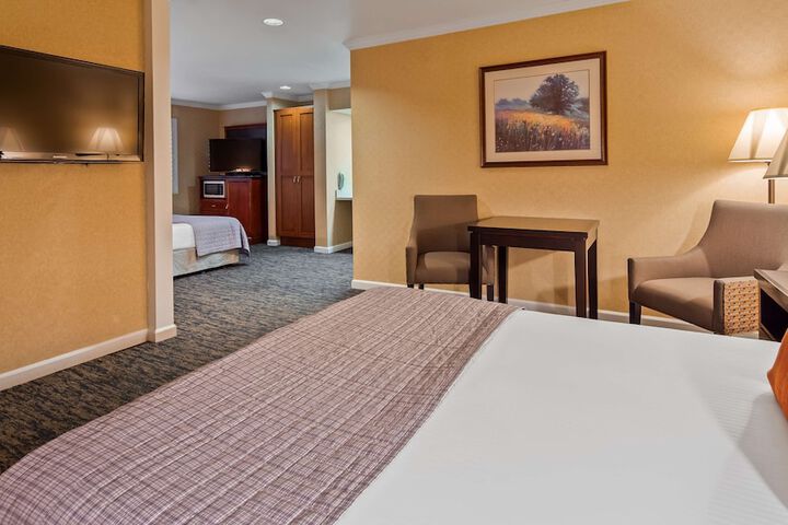Best Western Plus Humboldt Bay Inn