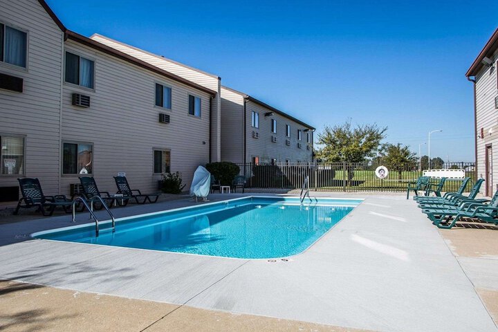 Pool 4 of 32