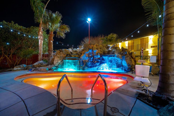 Pool 11 of 51