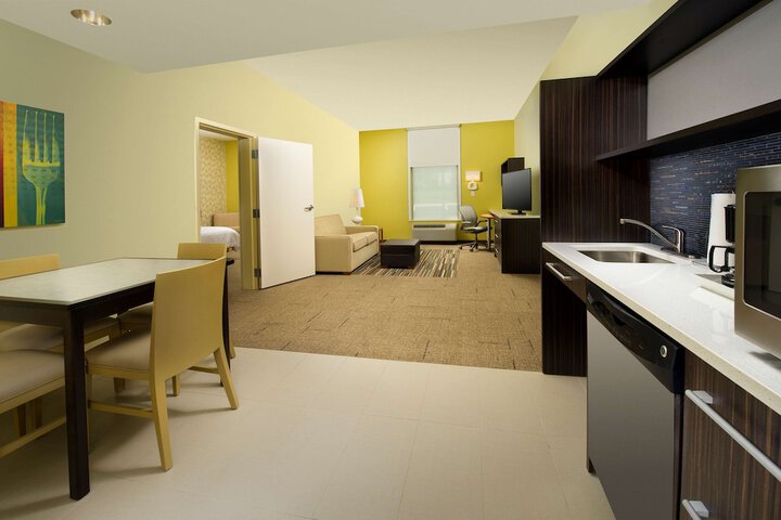 Room 13 of 30