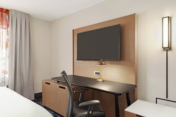 Room 11 of 22