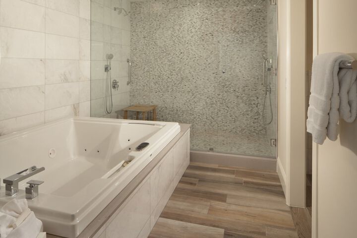 Pier House Resort & Spa