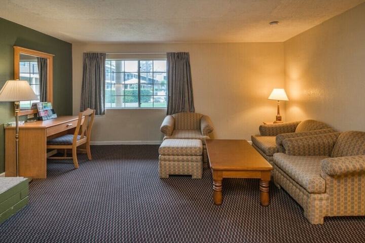 Room 12 of 23