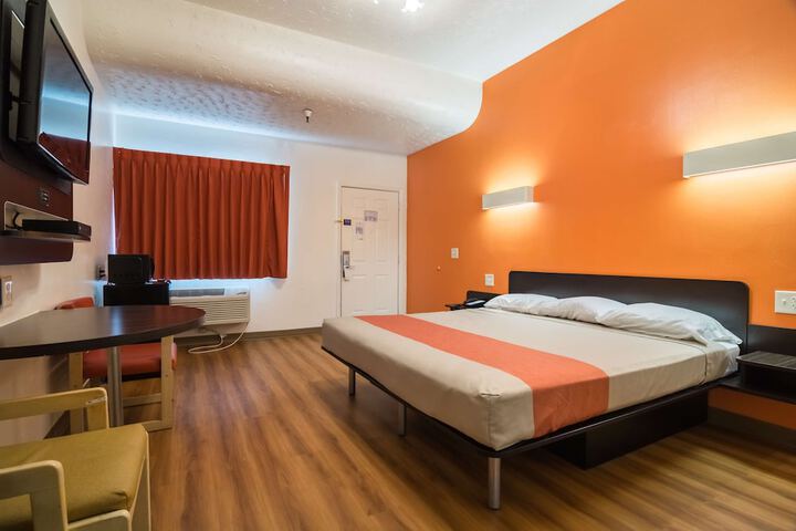 Room 75 of 87
