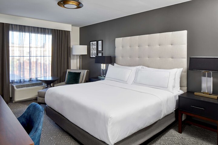 Cumberland House Knoxville Tapestry Collection by Hilton