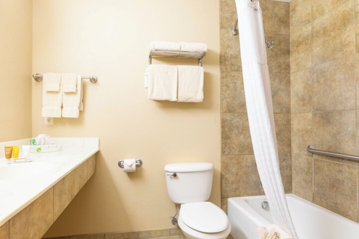 Blue Mountain Inn & Suites